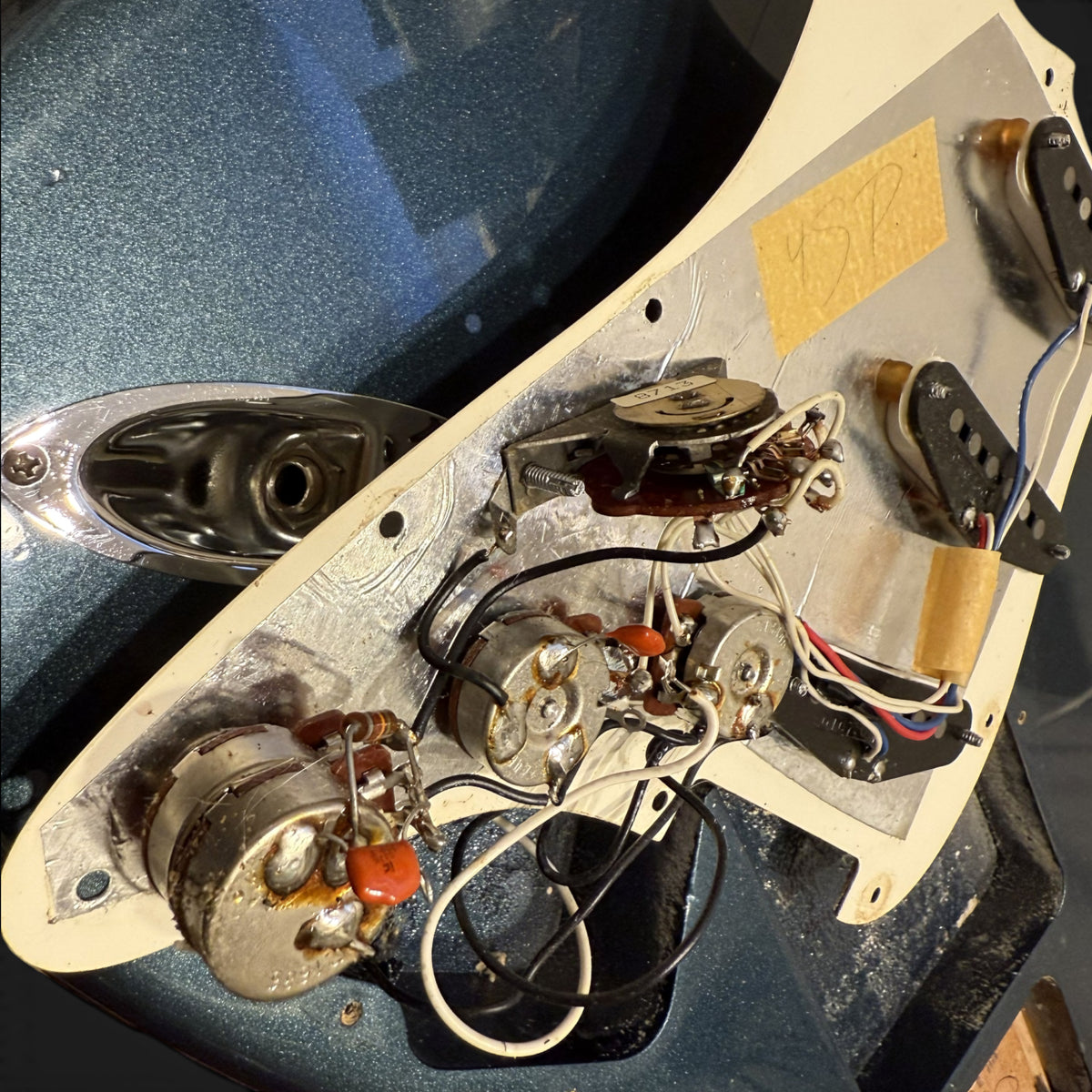 1987 American Standard Stratocaster • Gun Metal Blue Metallic • 3,5kg
