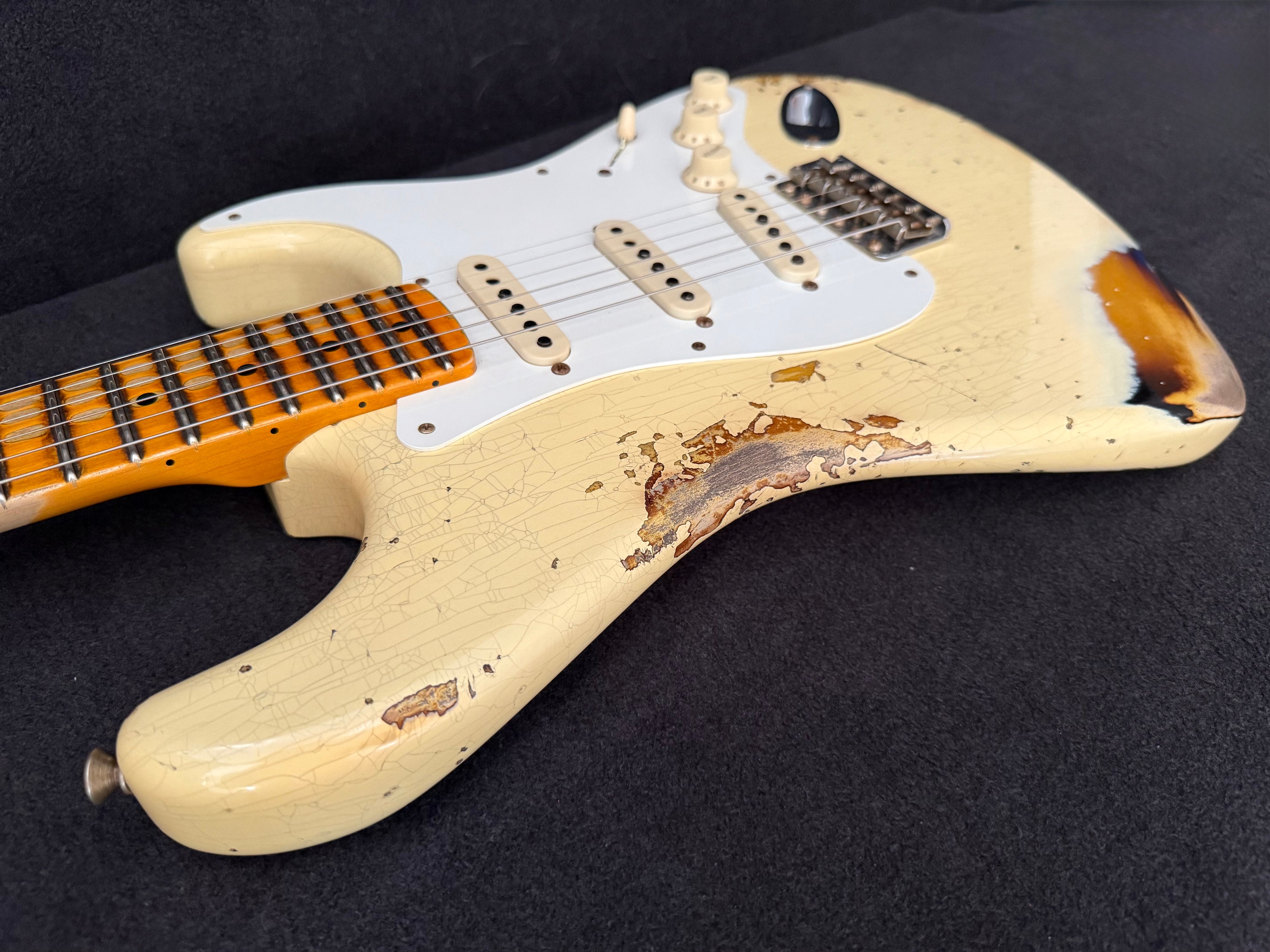 2021 Fender '56 Stratocaster Heavy Relic Ltd. Aged vintage white over Sunburst