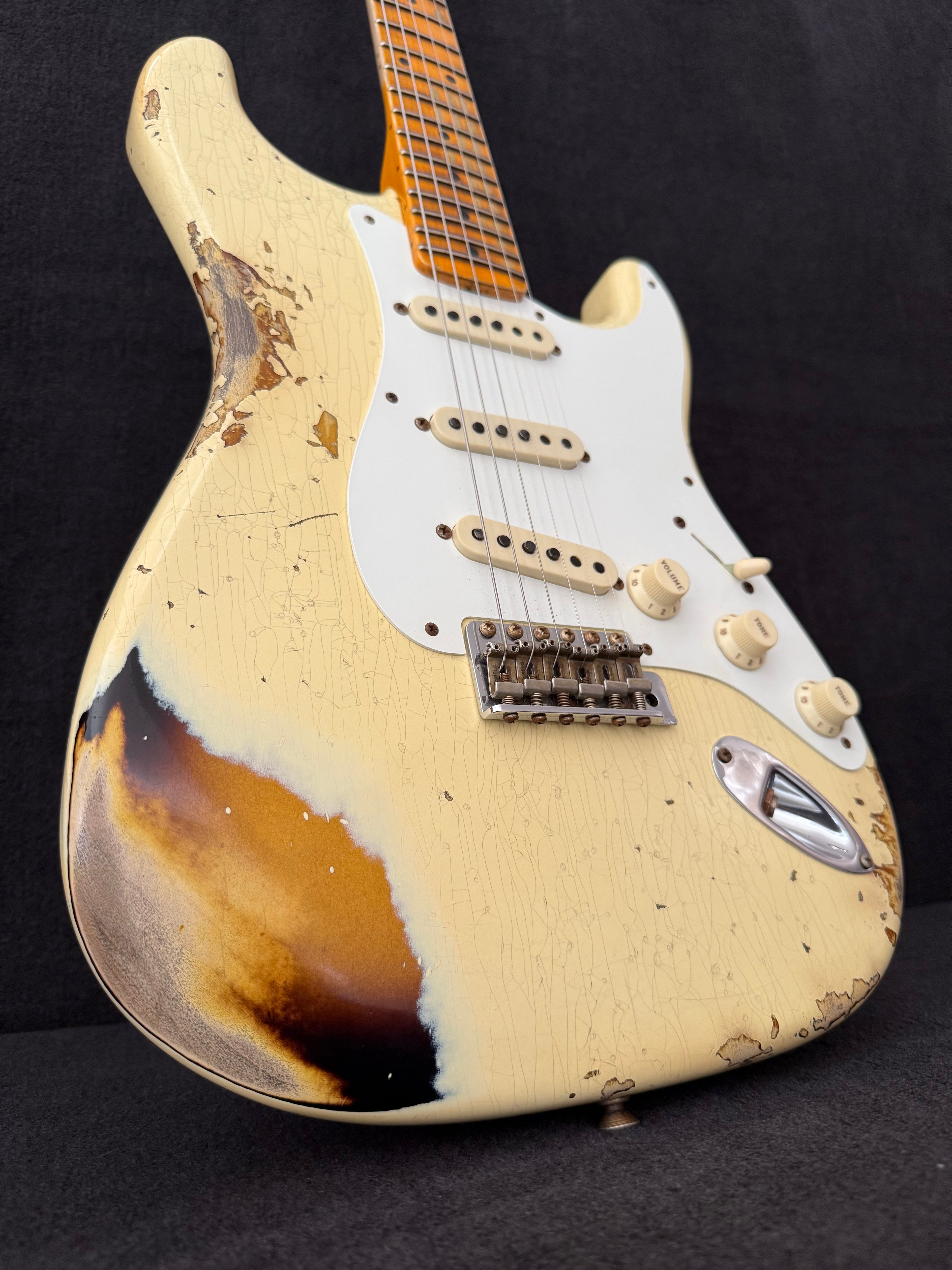 2021 Fender '56 Stratocaster Heavy Relic Ltd. Aged vintage white over Sunburst