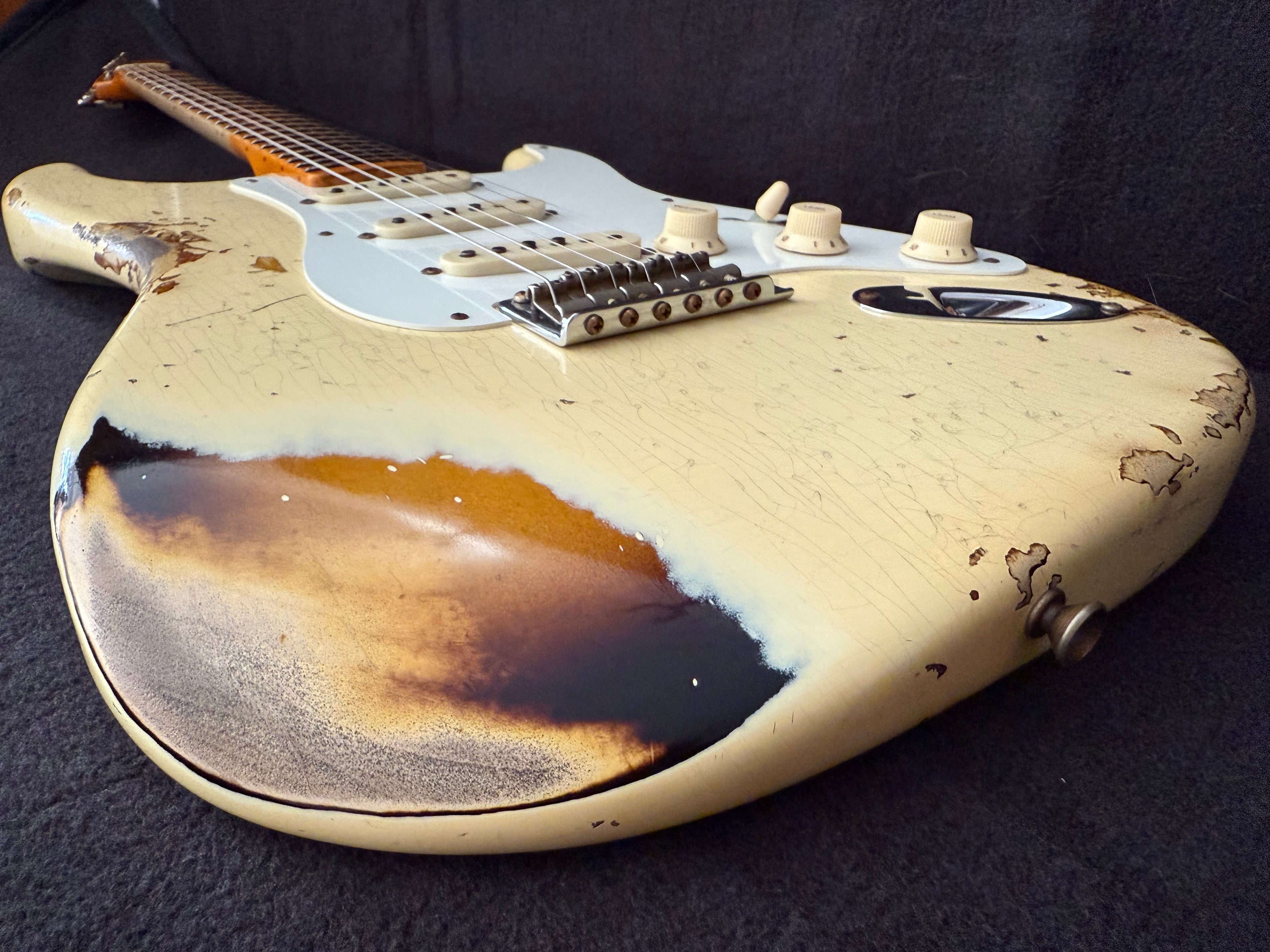 2021 Fender '56 Stratocaster Heavy Relic Ltd. Aged vintage white over Sunburst