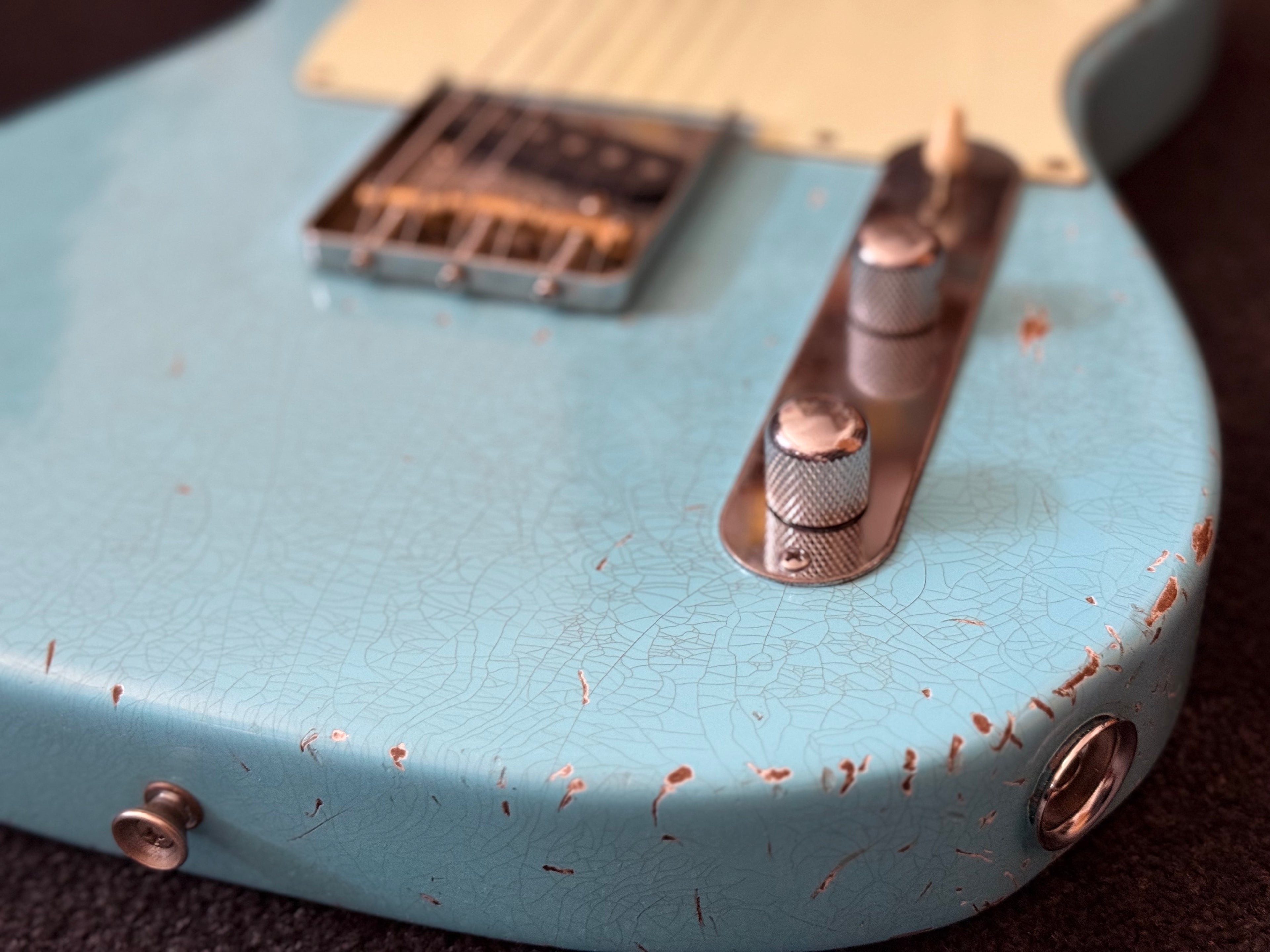 Lacquer Refinish&Relic Nitro Unicolor (Fender Style Gitarren/Bolt on Neck)