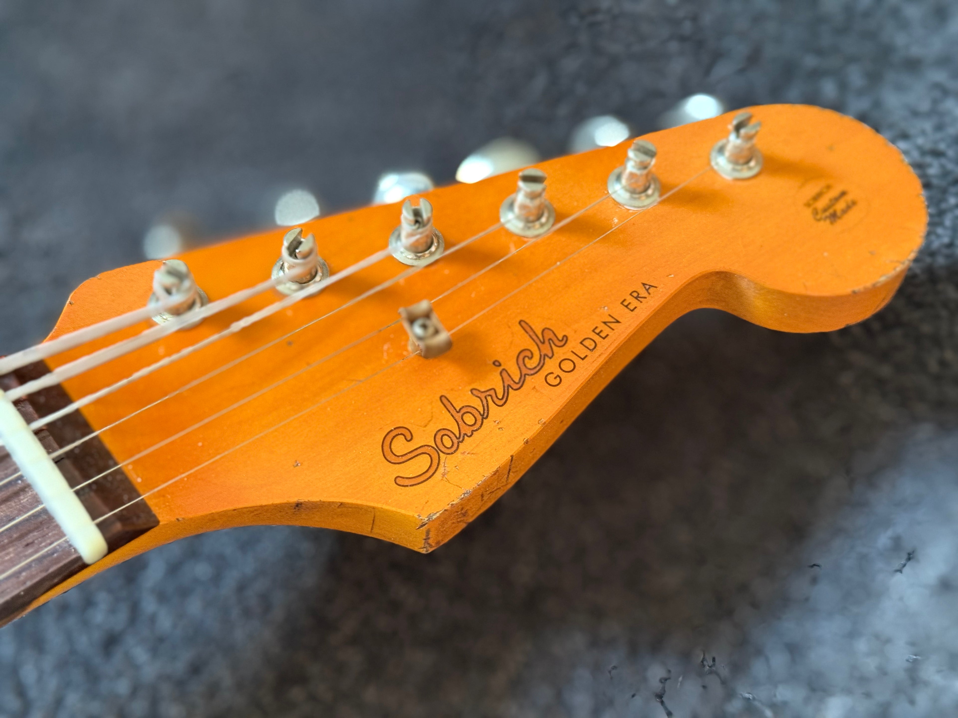 Lacquer Refinish&Relic Nitro Unicolor (Fender Style Gitarren/Bolt on Neck)