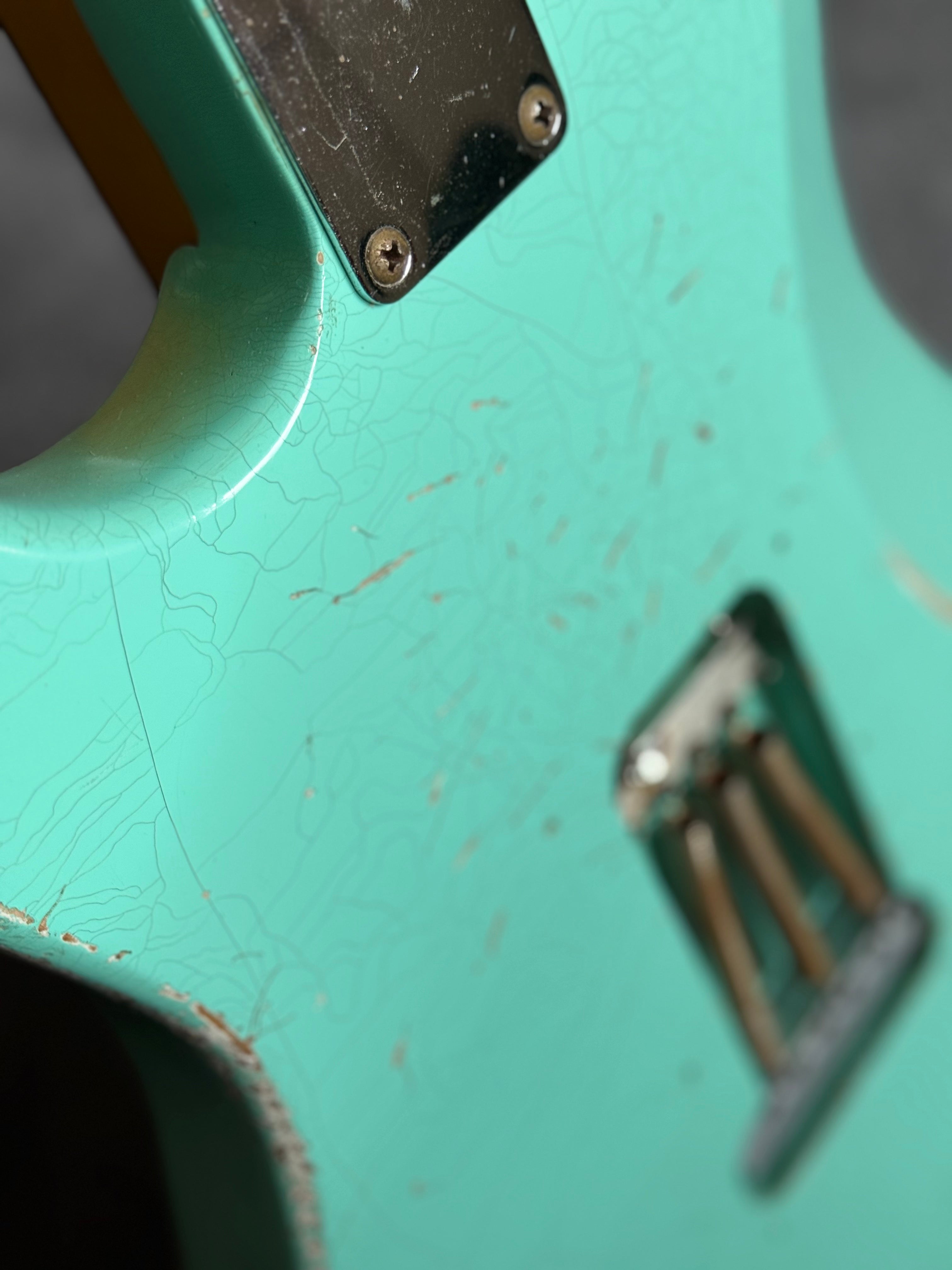 Lacquer Refinish&Relic Nitro Unicolor (Fender Style Gitarren/Bolt on Neck)