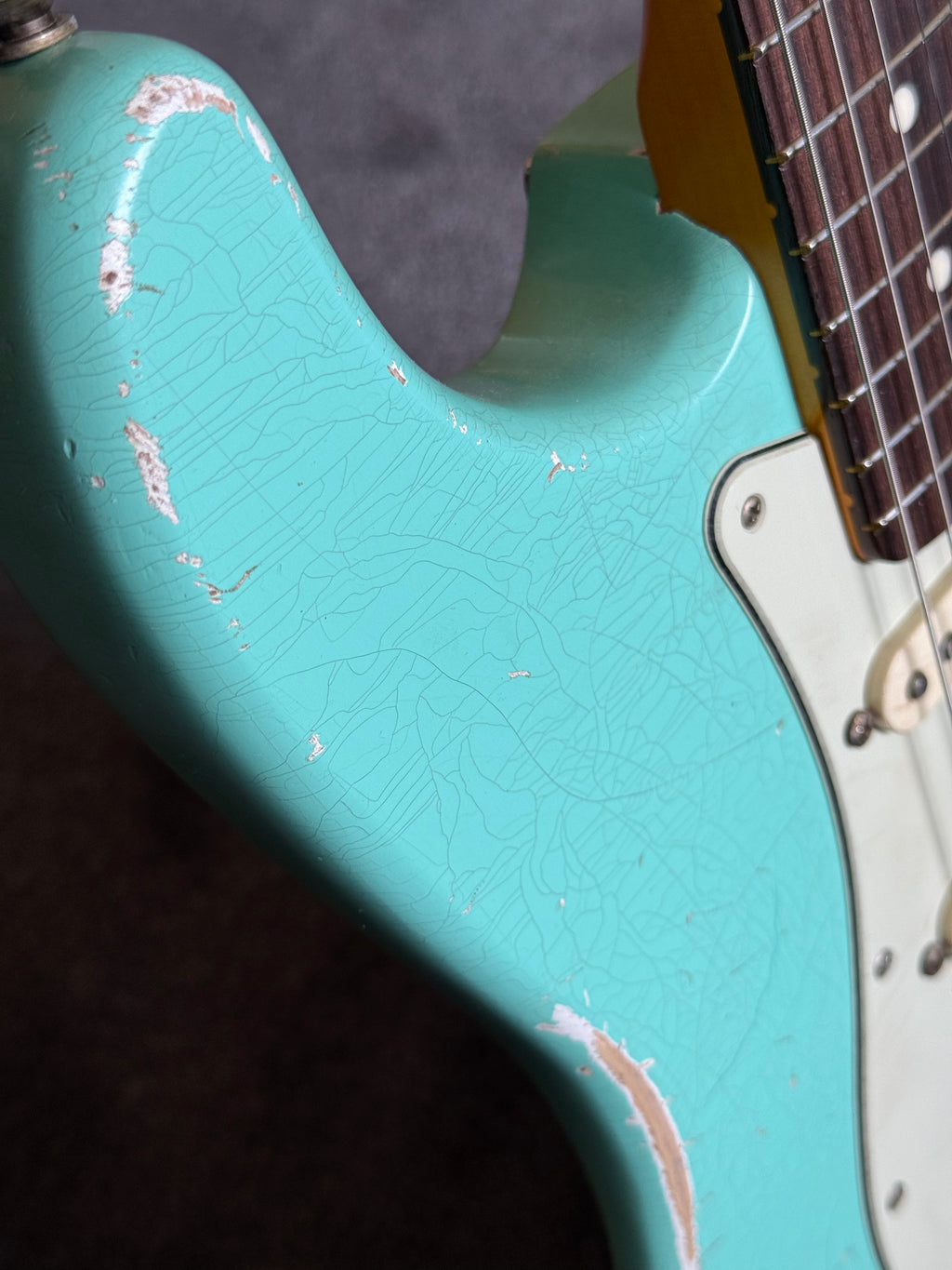 Lacquer Refinish&Relic Nitro Unicolor (Fender Style Gitarren/Bolt on Neck)
