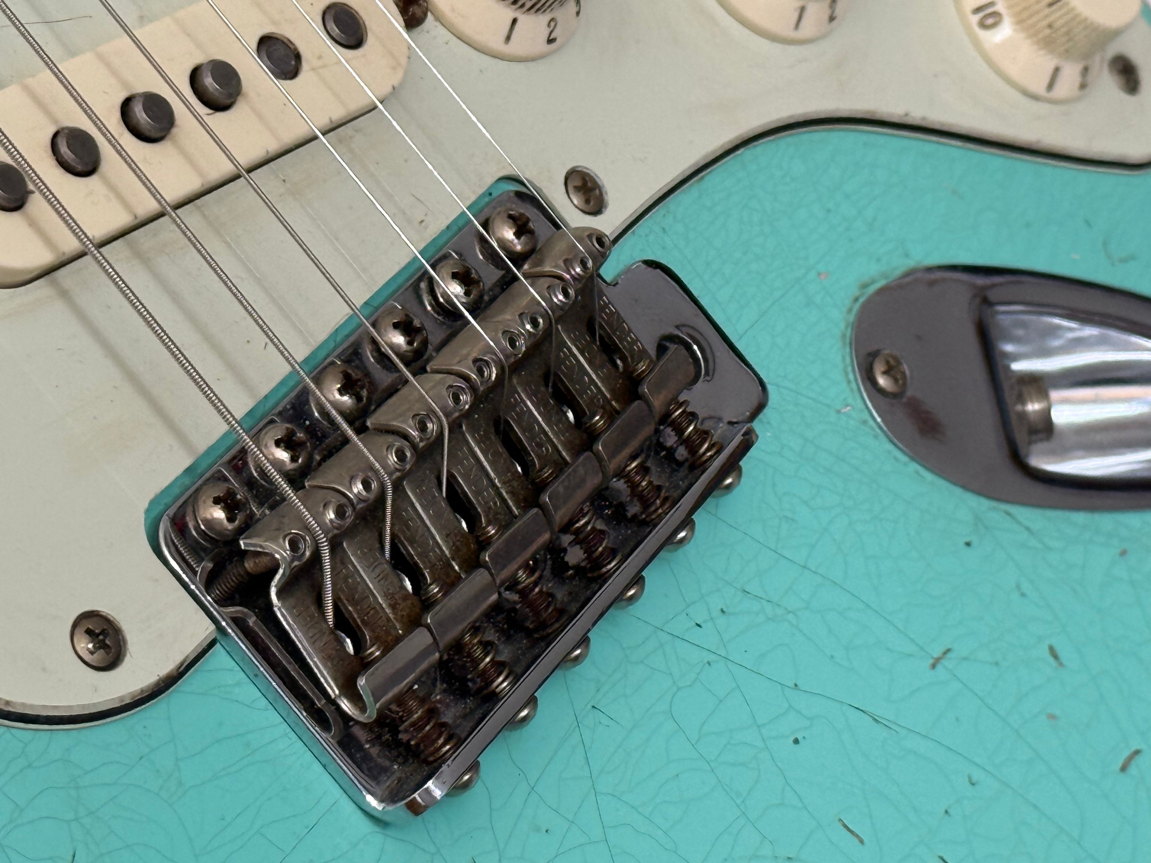 Lacquer Refinish&Relic Nitro Unicolor (Fender Style Gitarren/Bolt on Neck)