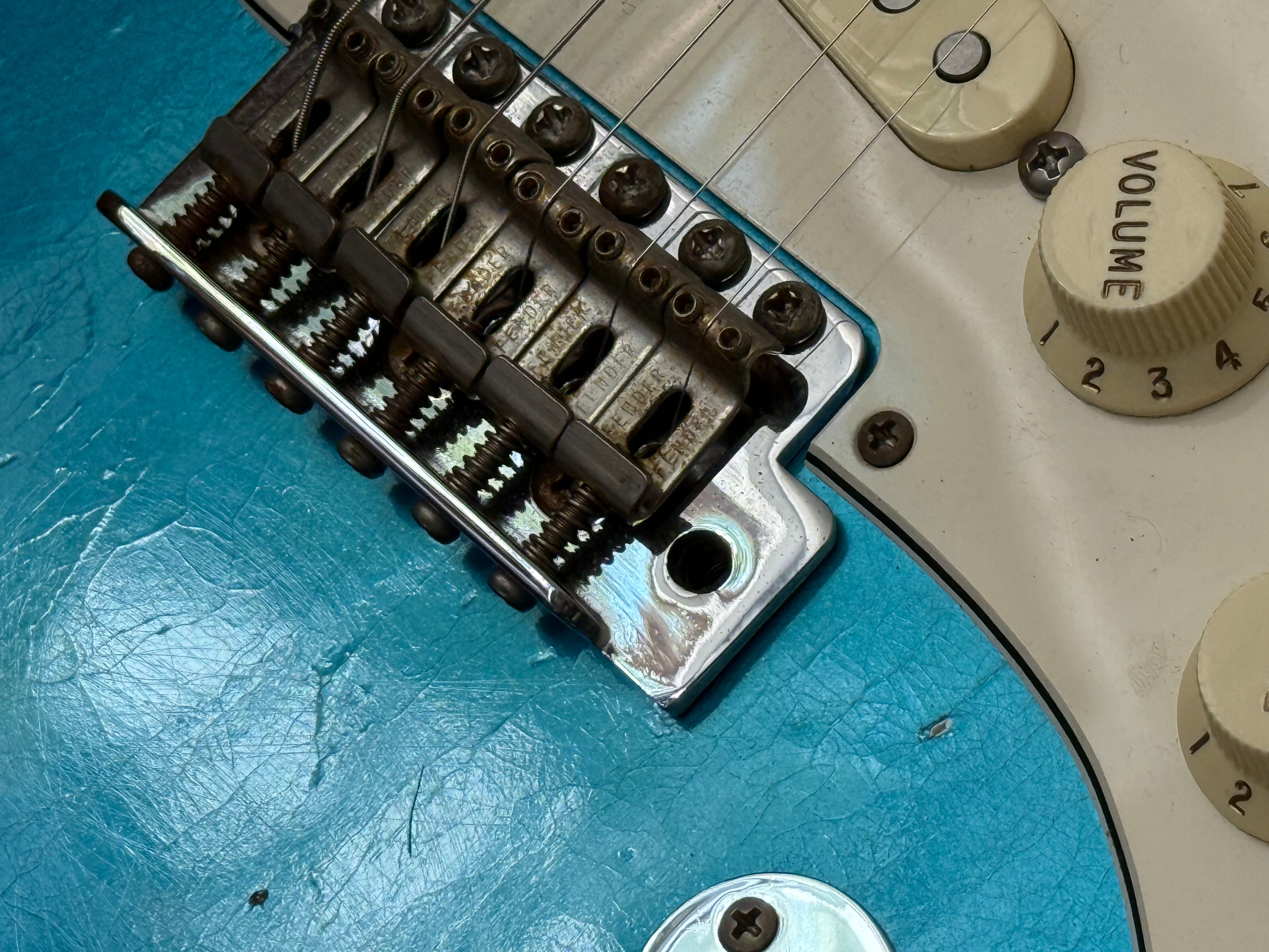 Lacquer Refinish&Relic Nitro Unicolor (Fender Style Gitarren/Bolt on Neck)