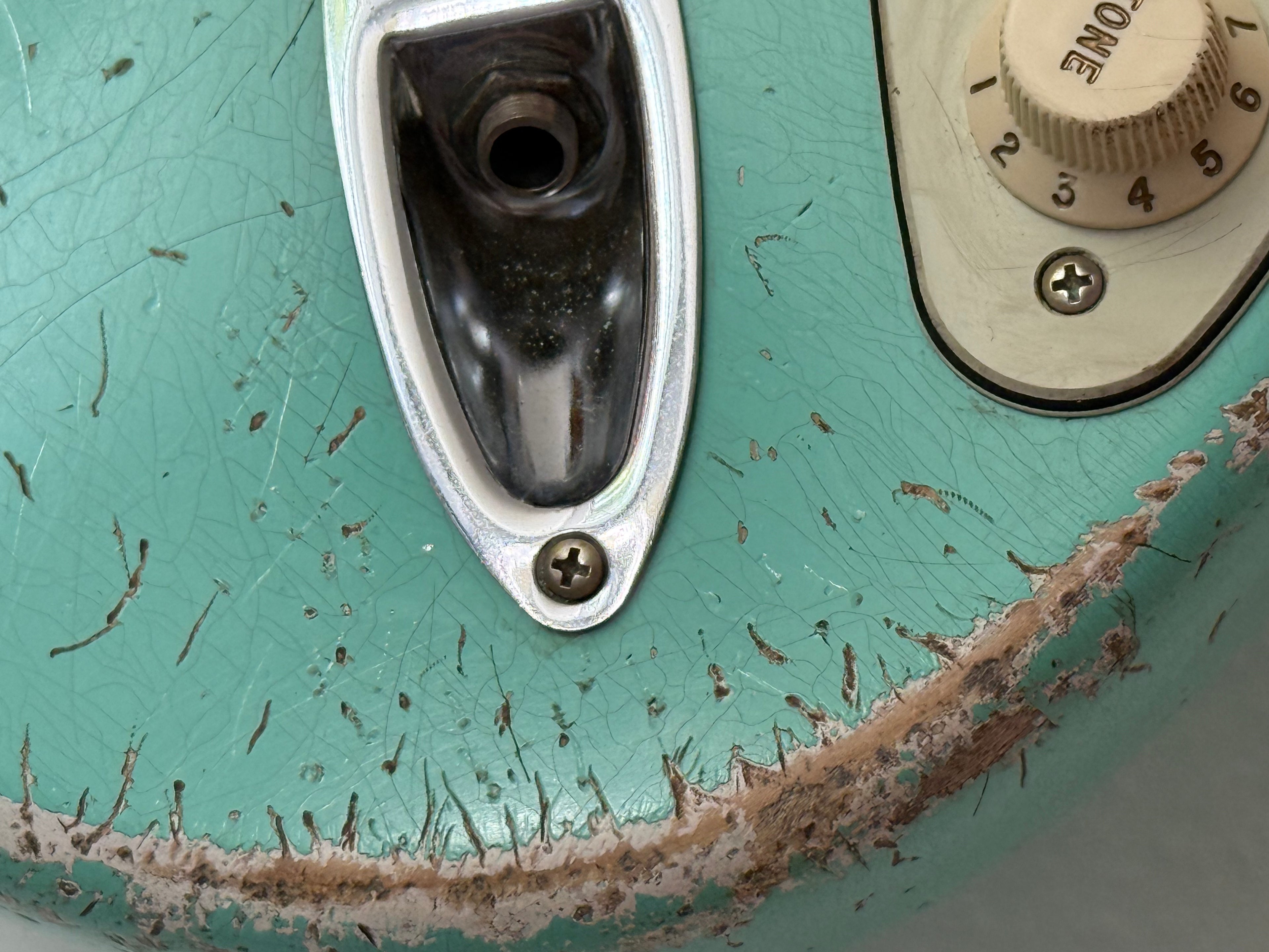 Lacquer Refinish&Relic Nitro Unicolor (Fender Style Gitarren/Bolt on Neck)