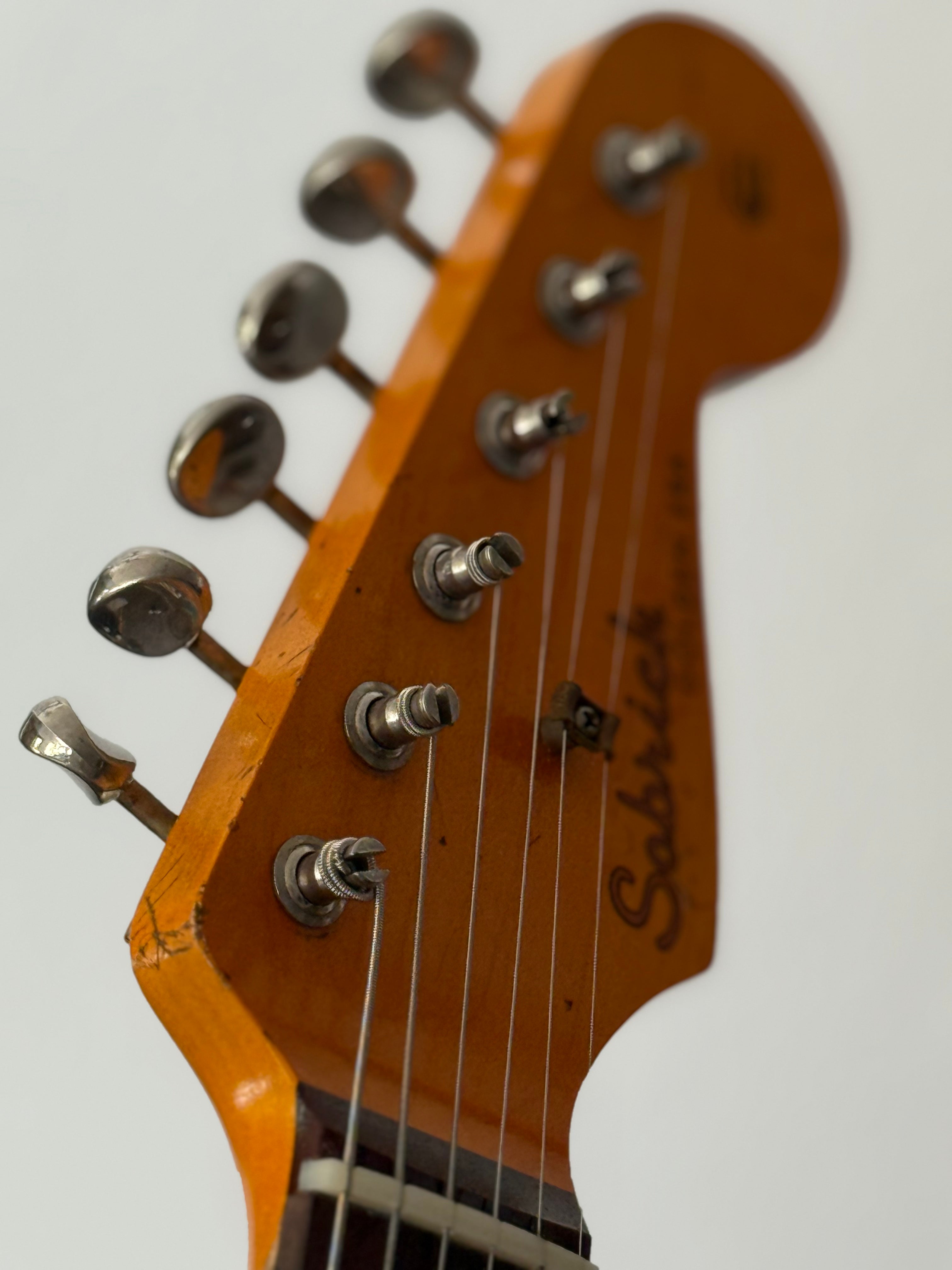 Lacquer Refinish&Relic Nitro Unicolor (Fender Style Gitarren/Bolt on Neck)