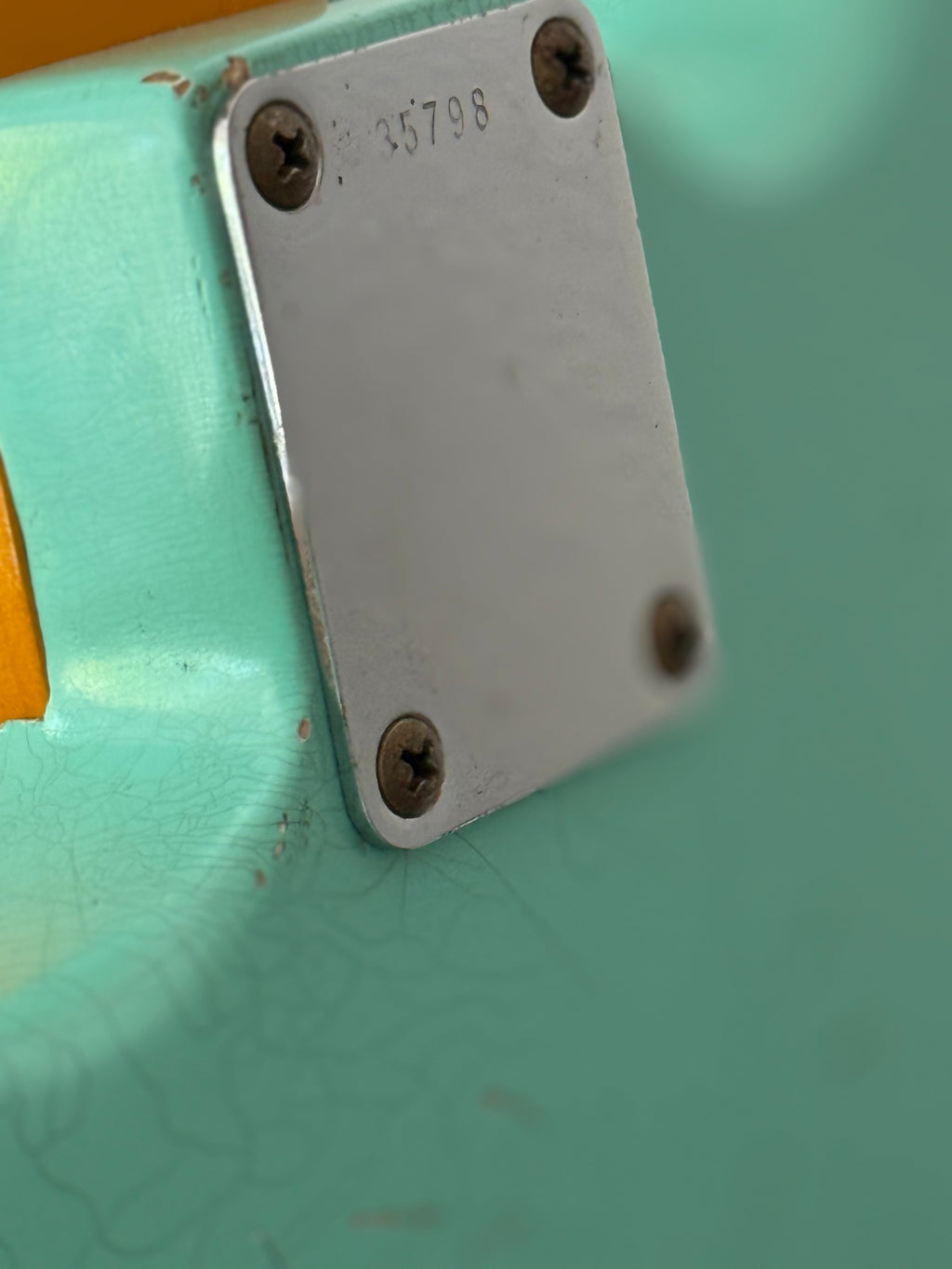 Lacquer Refinish&Relic Nitro Unicolor (Fender Style Gitarren/Bolt on Neck)