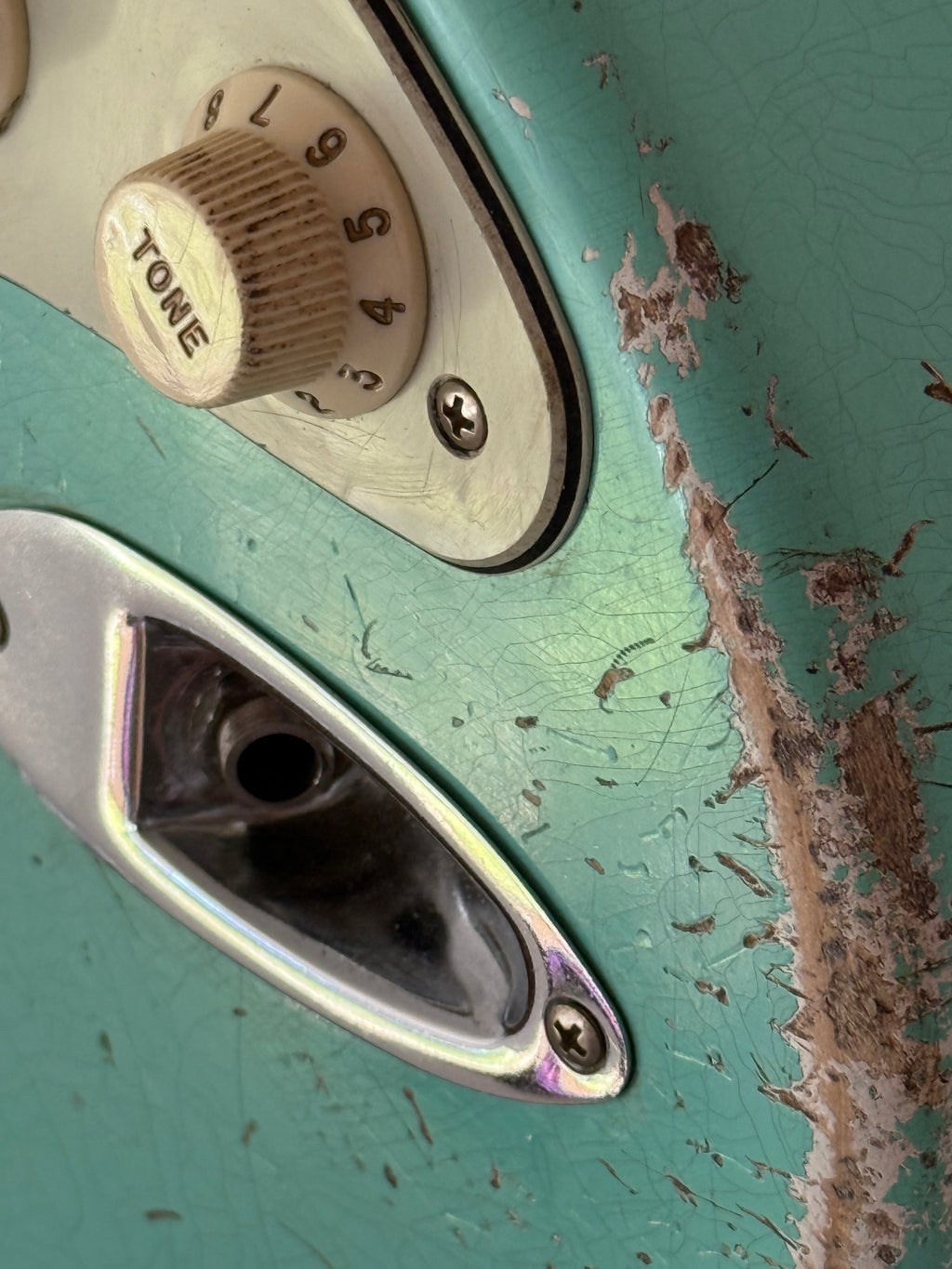 Lacquer Refinish&Relic Nitro Unicolor (Fender Style Gitarren/Bolt on Neck)