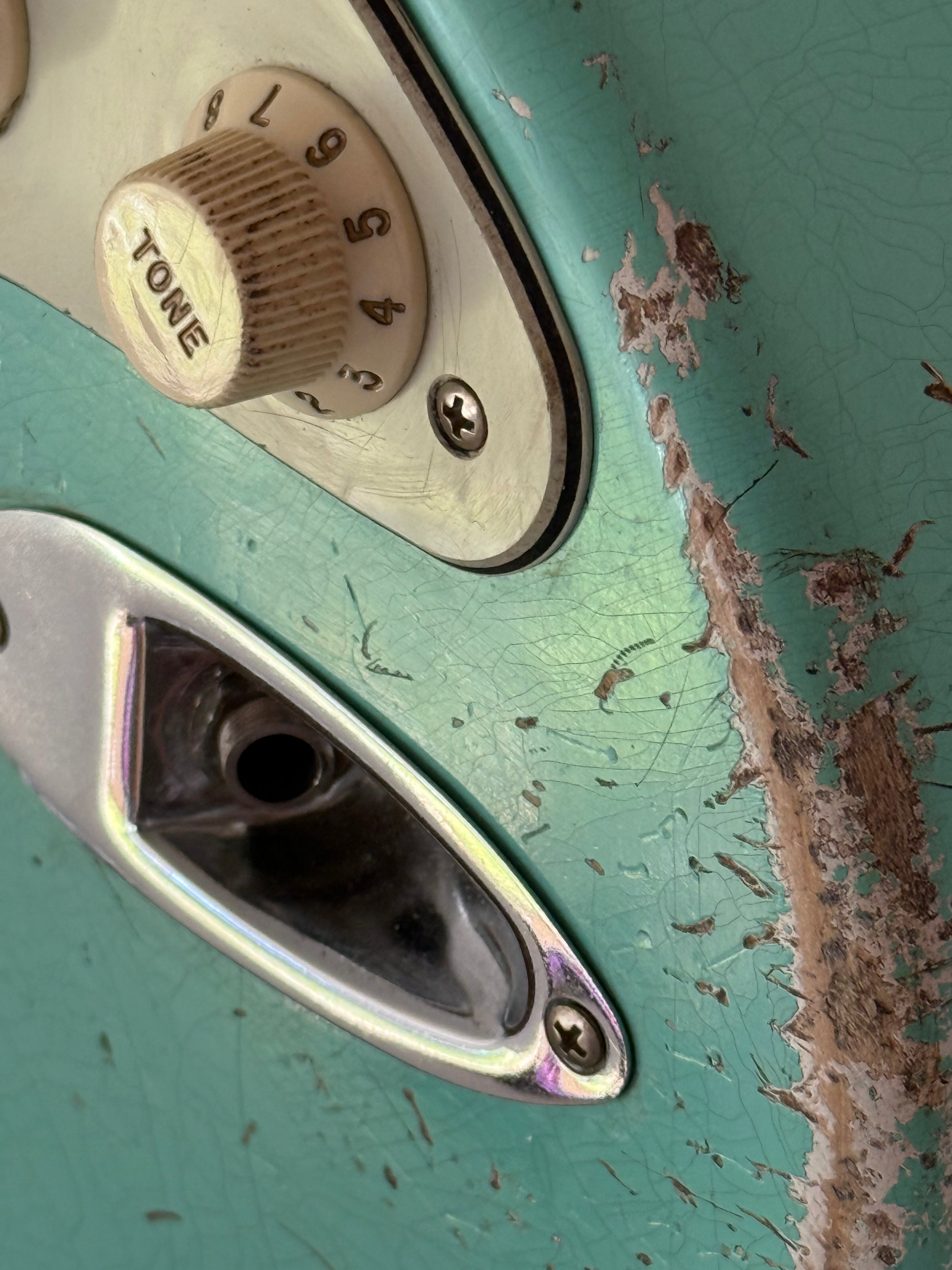 Lacquer Refinish&Relic Nitro Unicolor (Fender Style Gitarren/Bolt on Neck)