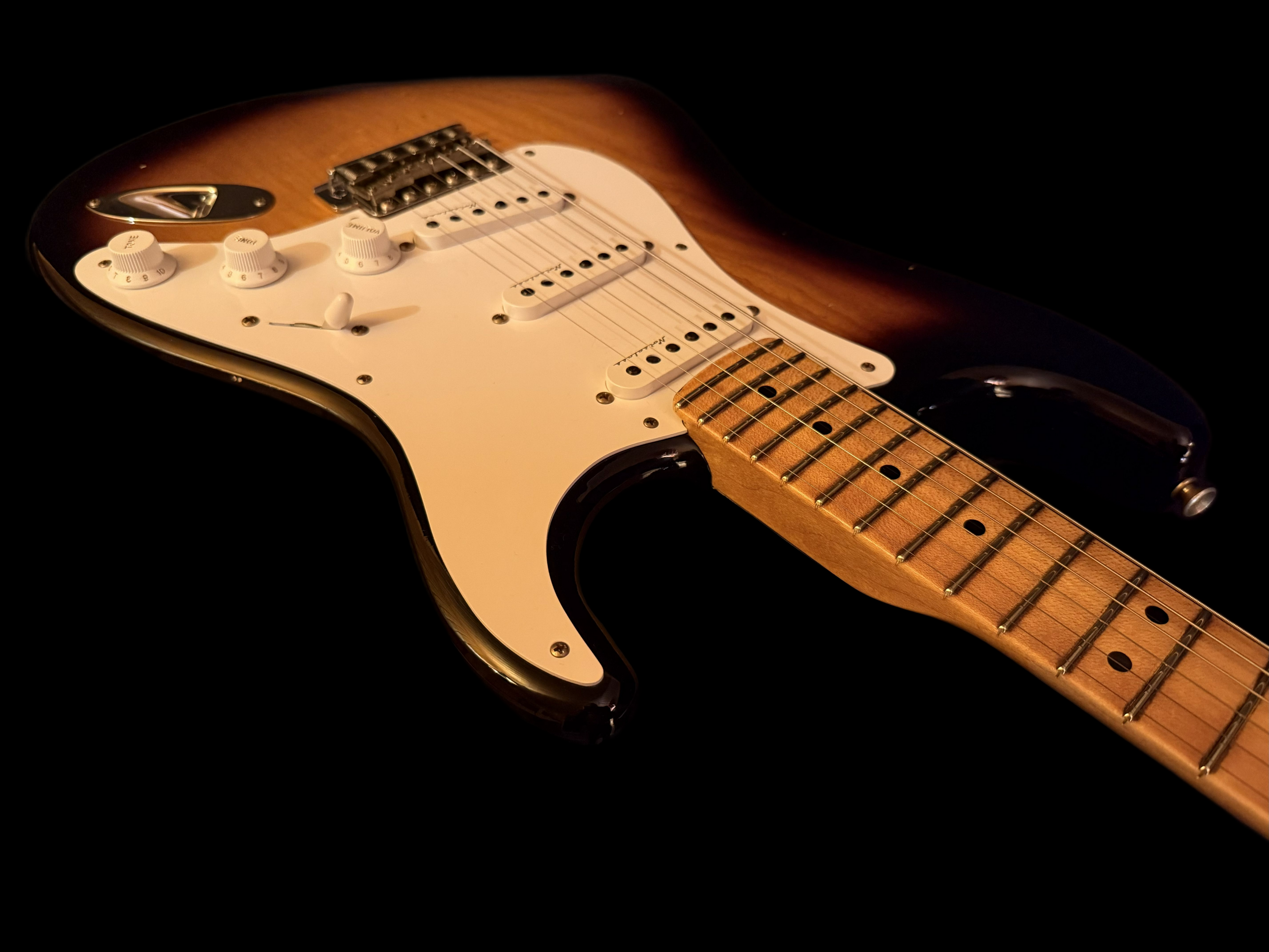 2024 Fender Stratocaster Eric Clapton Signature Journeyman Relic 2Tone Sunburst