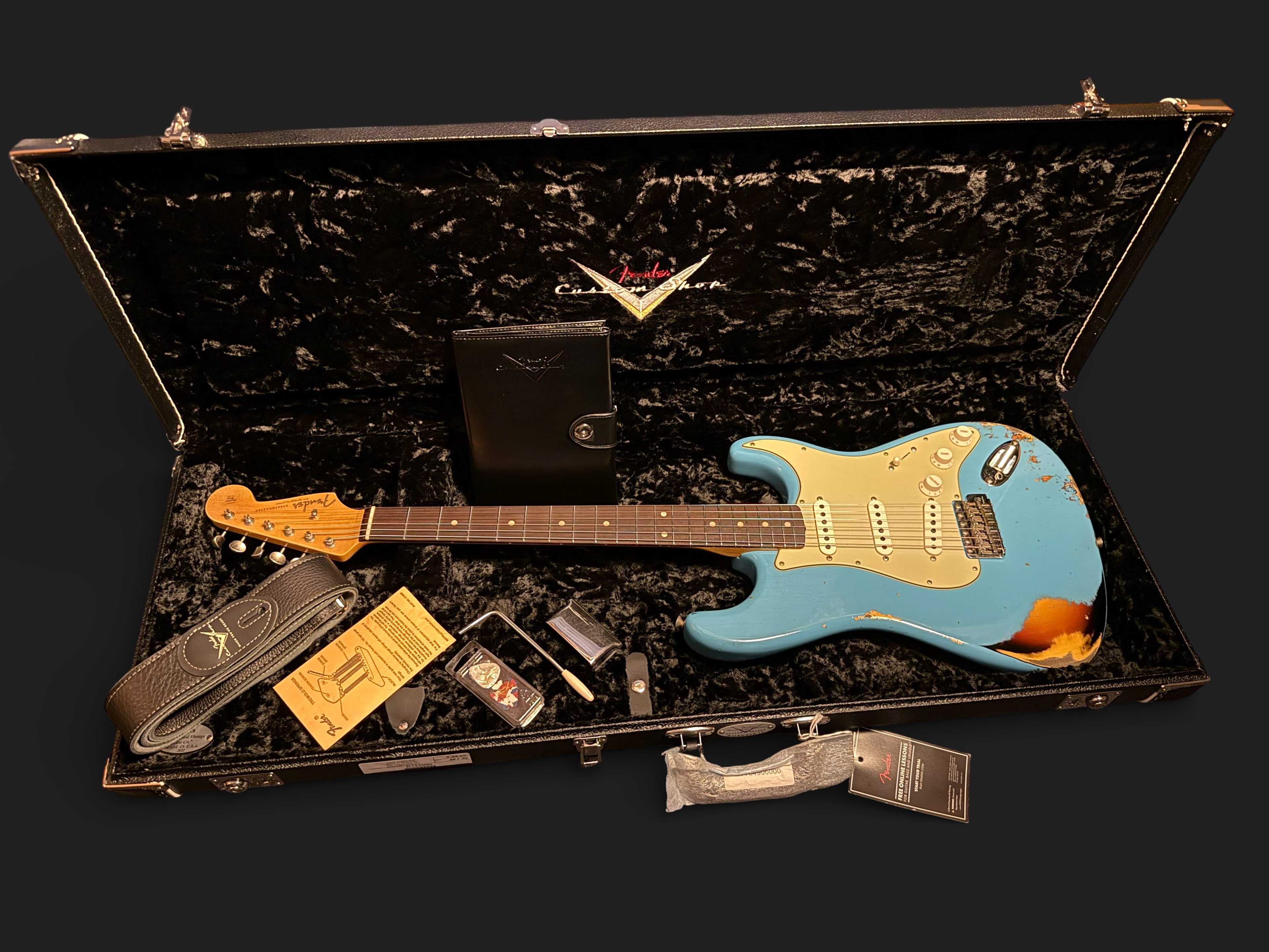 NEUWARE Fender Custom Shop '61 Stratocaster Heavy Relic Wildwood Faded Taos Tourqoise over Sunburst 3,3kg