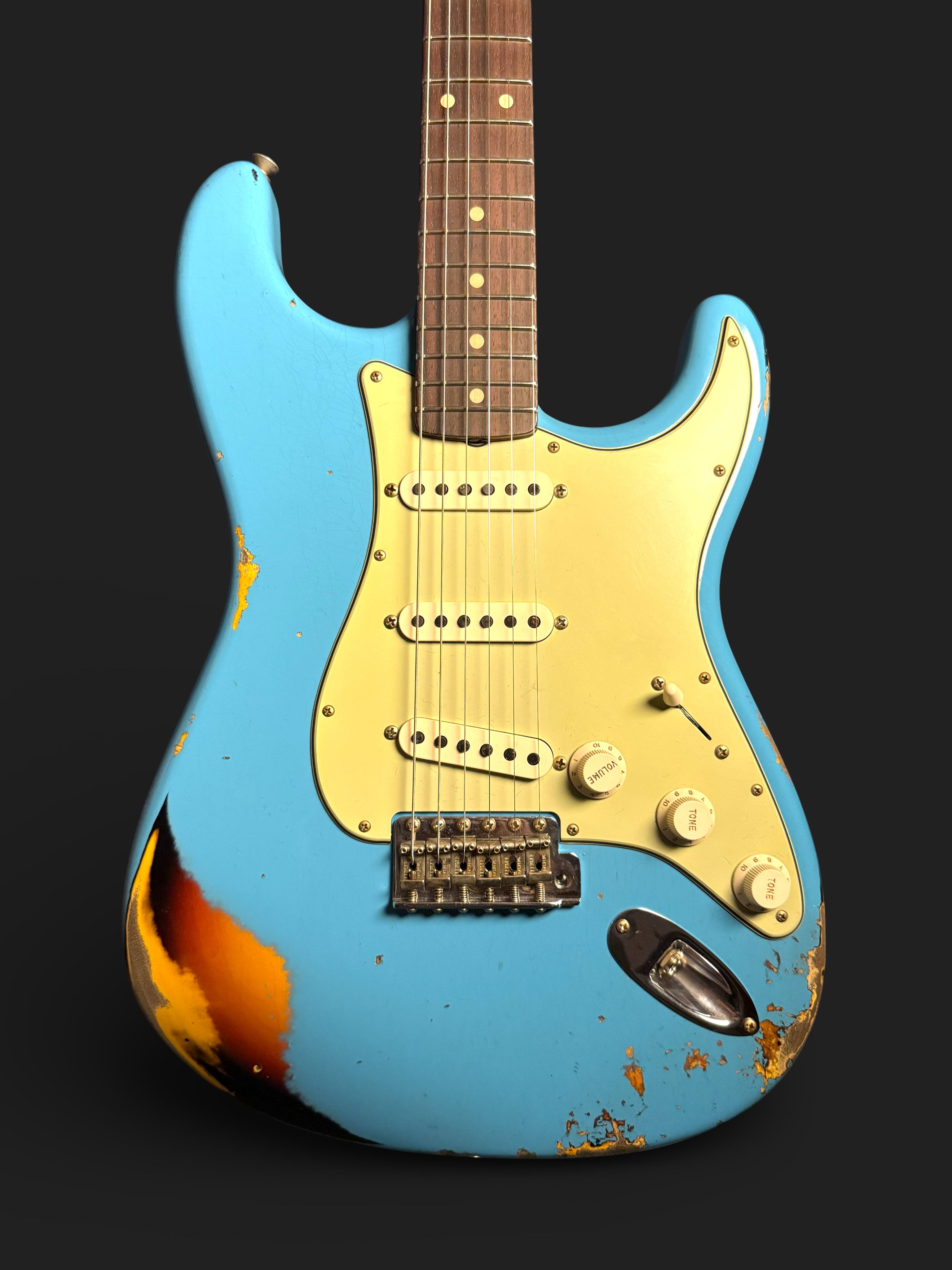NEUWARE Fender Custom Shop '61 Stratocaster Heavy Relic Wildwood Faded Taos Tourqoise over Sunburst 3,3kg