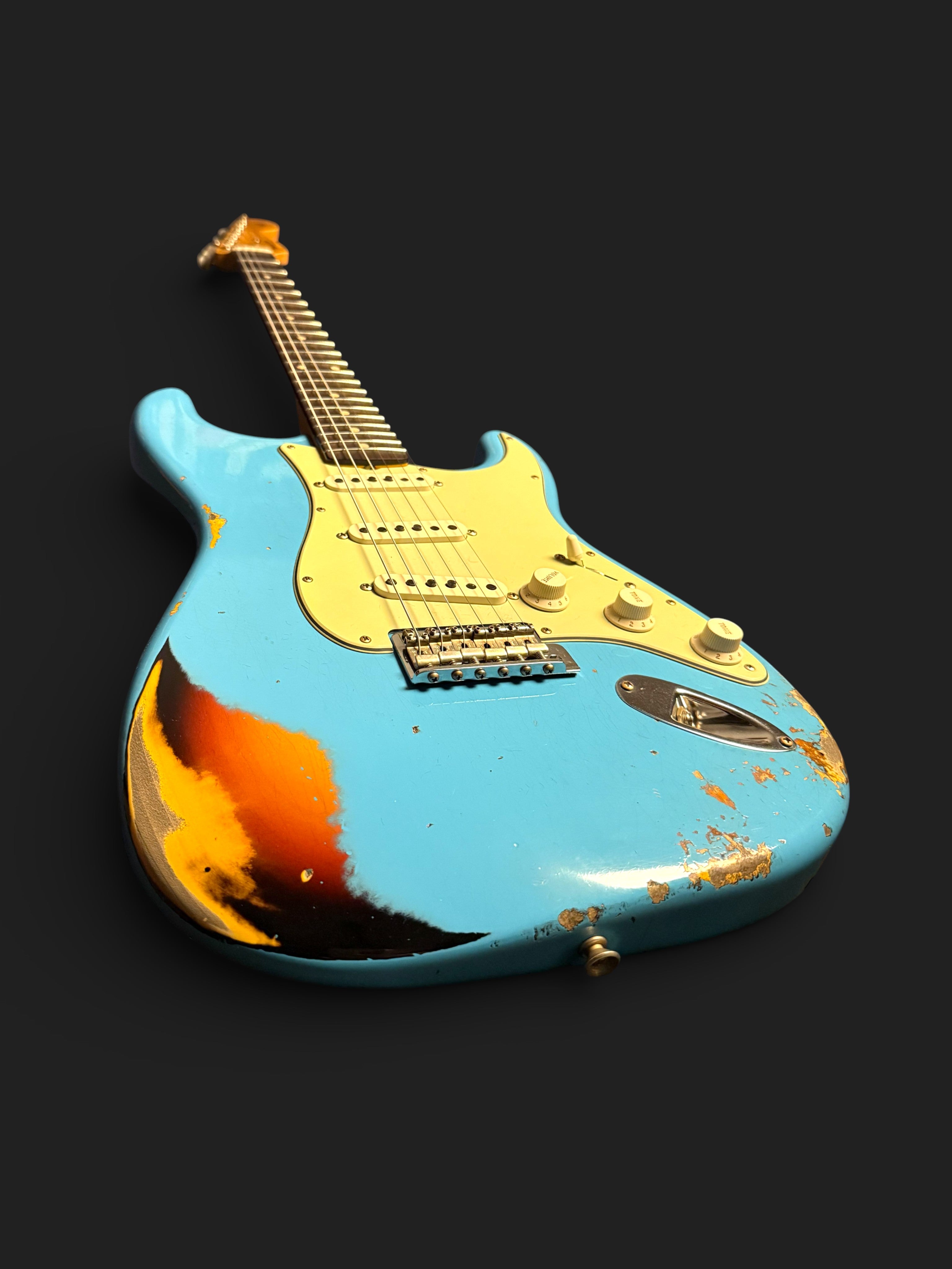 NEUWARE Fender Custom Shop '61 Stratocaster Heavy Relic Wildwood Faded Taos Tourqoise over Sunburst 3,3kg