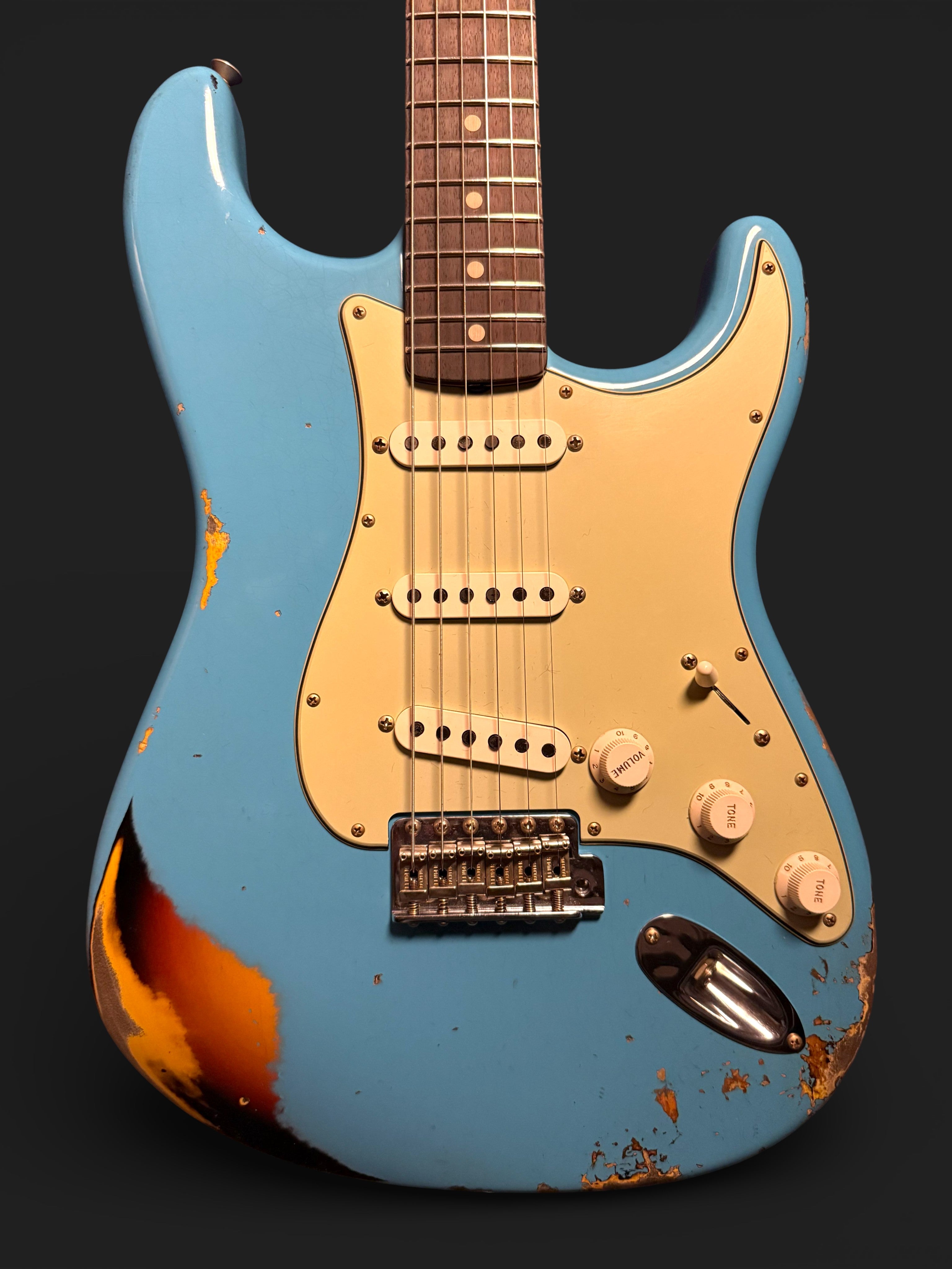 NEUWARE Fender Custom Shop '61 Stratocaster Heavy Relic Wildwood Faded Taos Tourqoise over Sunburst 3,3kg