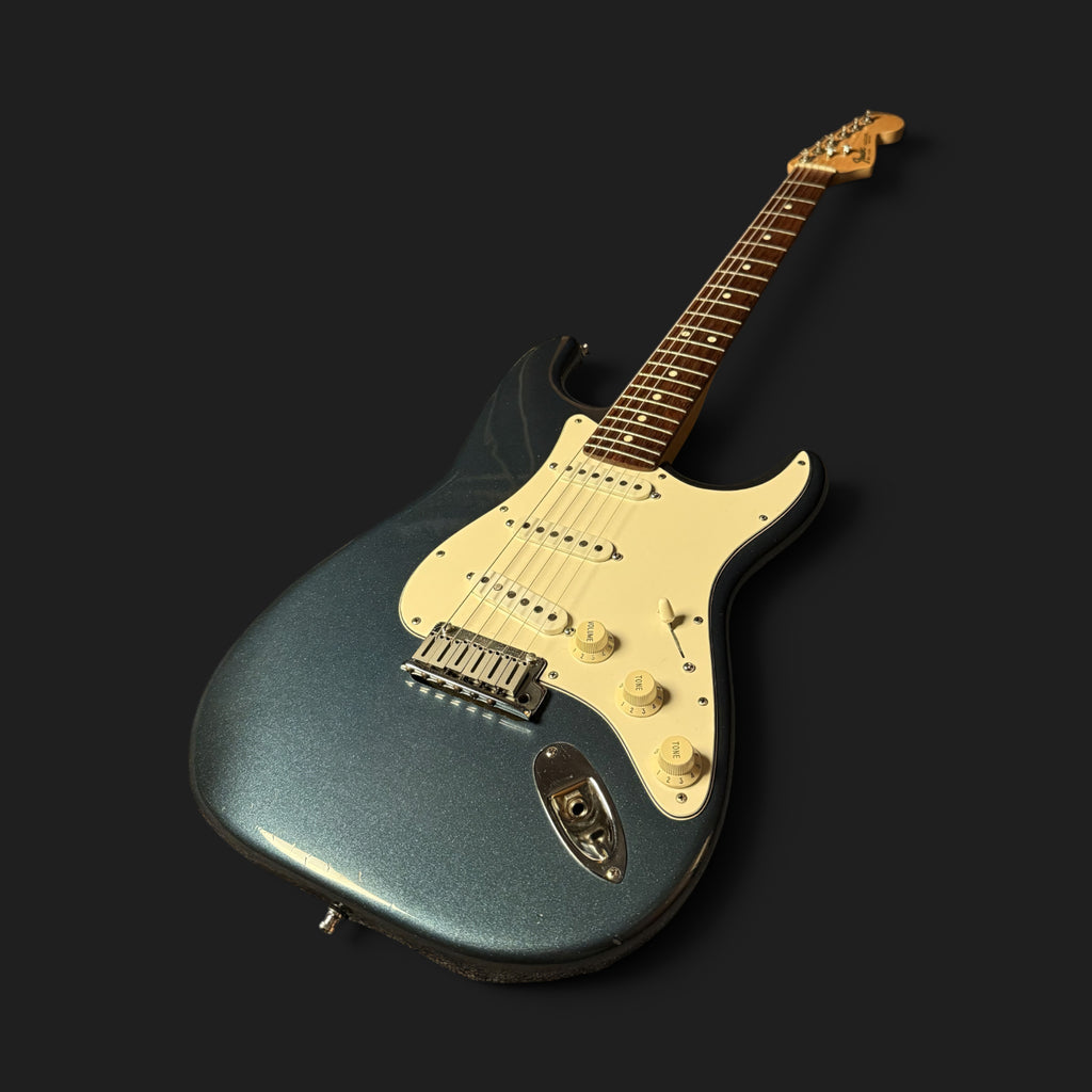 1987 American Standard Stratocaster • Gun Metal Blue Metallic • 3,5kg