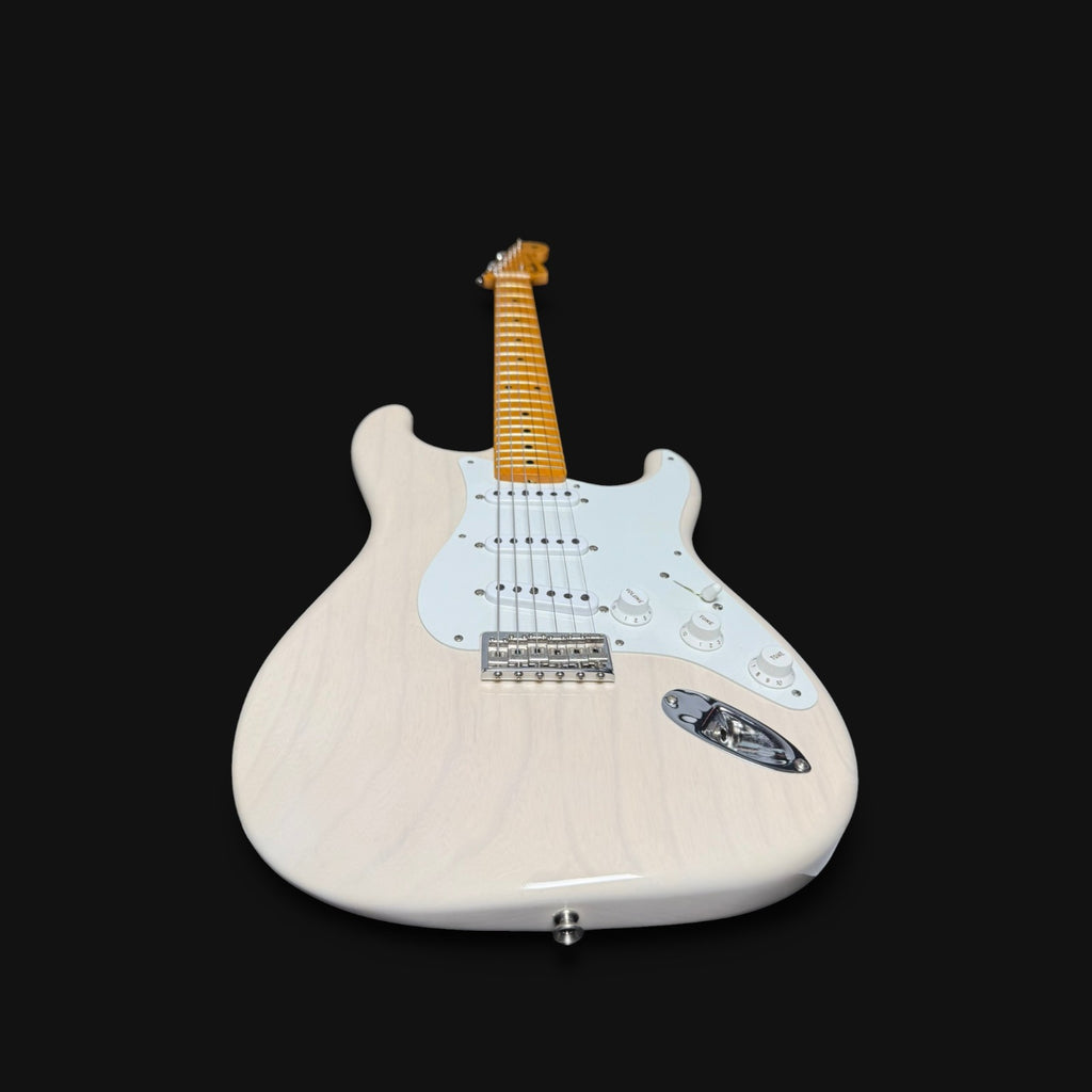 2023 Fender Custom Shop Vintage Custom ‘55 Stratocaster Hardtail NOS/CC – Time Capsule Aged White Blonde – 3,1kg