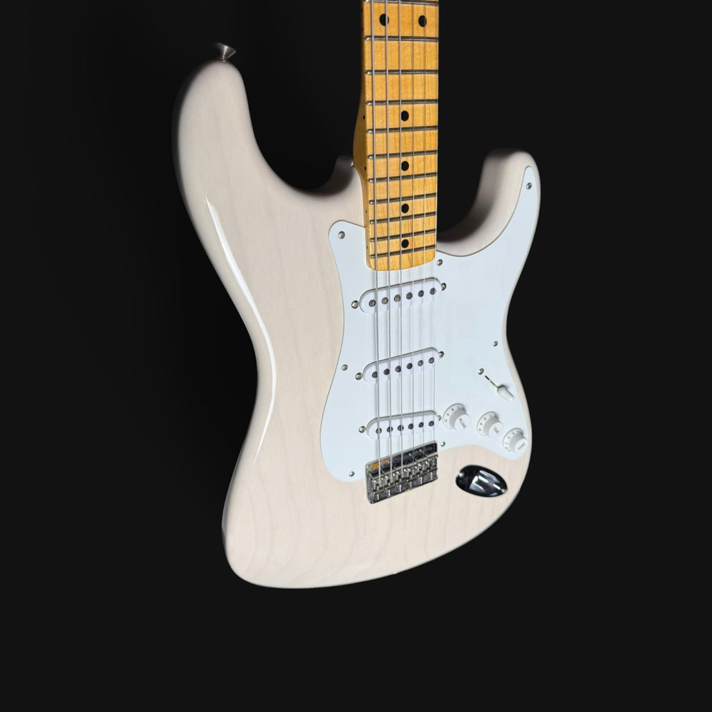 2023 Fender Custom Shop Vintage Custom ‘55 Stratocaster Hardtail NOS/CC – Time Capsule Aged White Blonde – 3,1kg