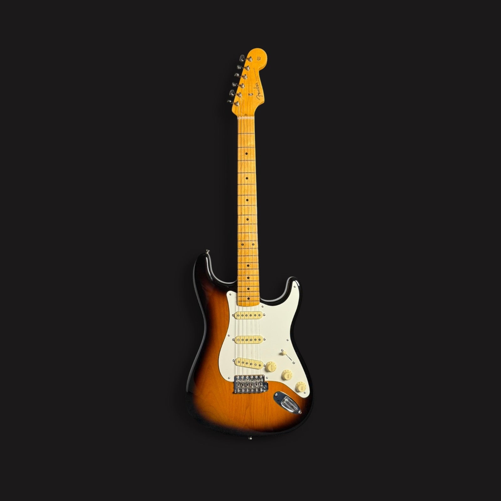 2024 Fender American Vintage II 1957 Stratocaster – 2-Color Sunburst – 3,4kg
