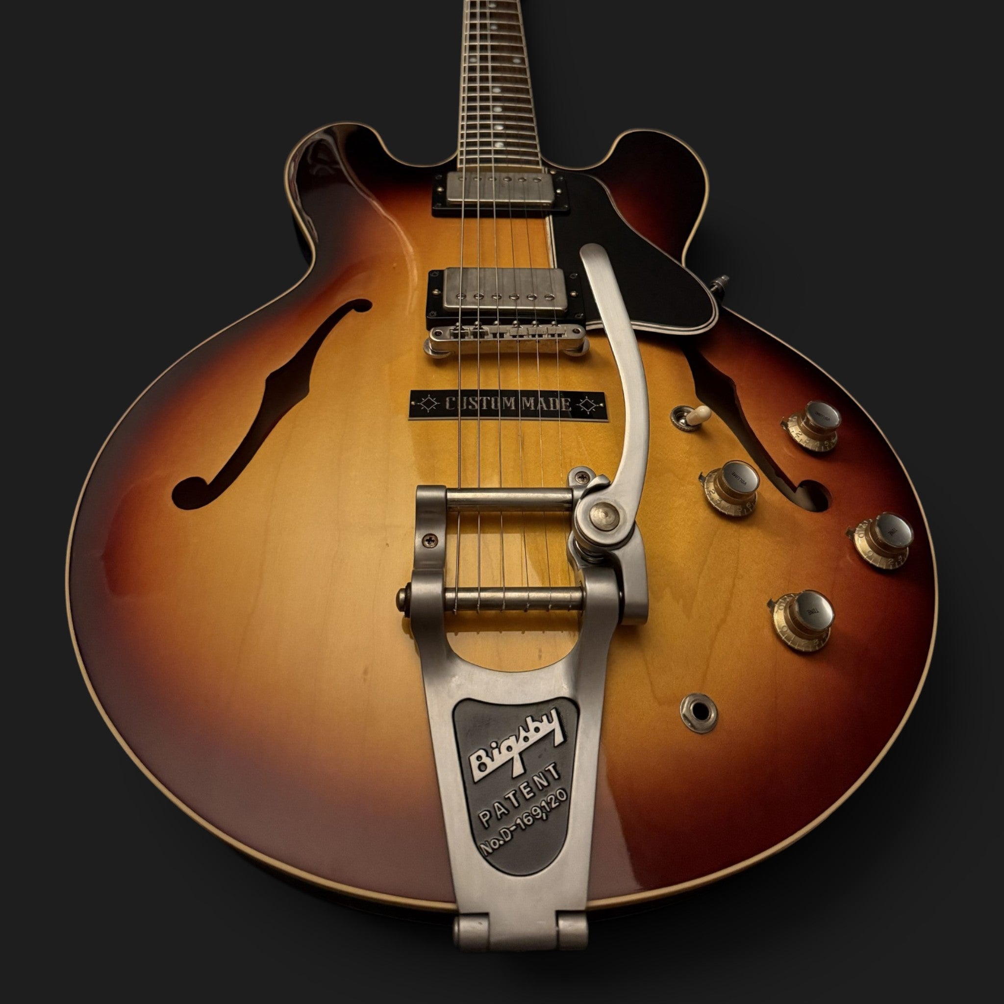 2022 Gibson Custom Shop 1961 ES-335 Reissue VOS • Factory Bigsby • Vintage Burst • Demo • 3,85 kg