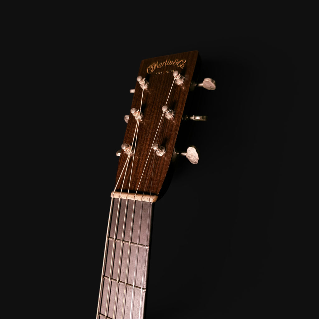 2022 Martin Custom Shop Expert D-28 Authentic 1937 • Ambertone Burst • Vintage Low Gloss • Stage 1 Aging • Hand Selected Musikhaus Hermann • 2,06kg