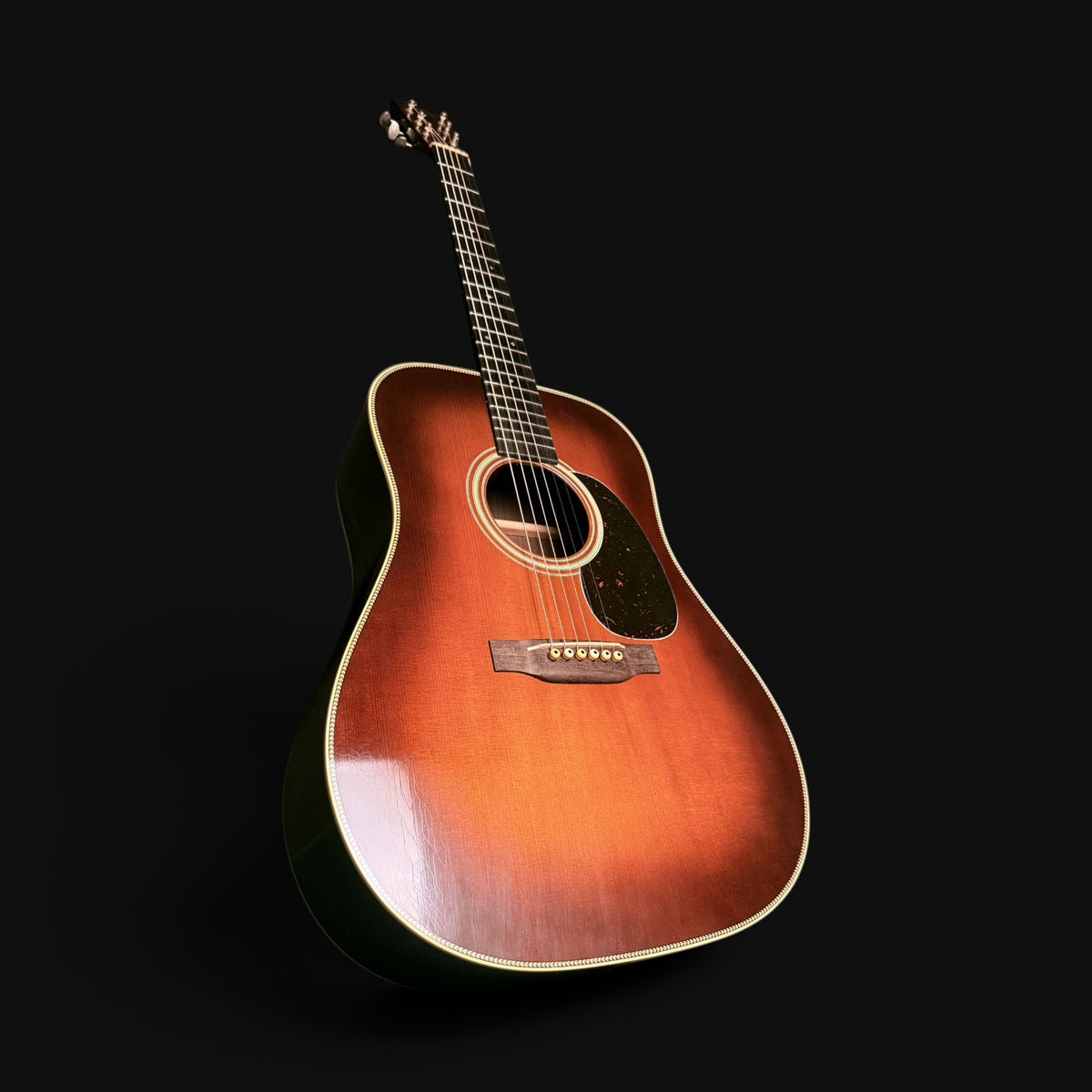 2022 Martin Custom Shop Expert D-28 Authentic 1937 • Ambertone Burst • Vintage Low Gloss • Stage 1 Aging • Hand Selected Musikhaus Hermann • 2,06kg
