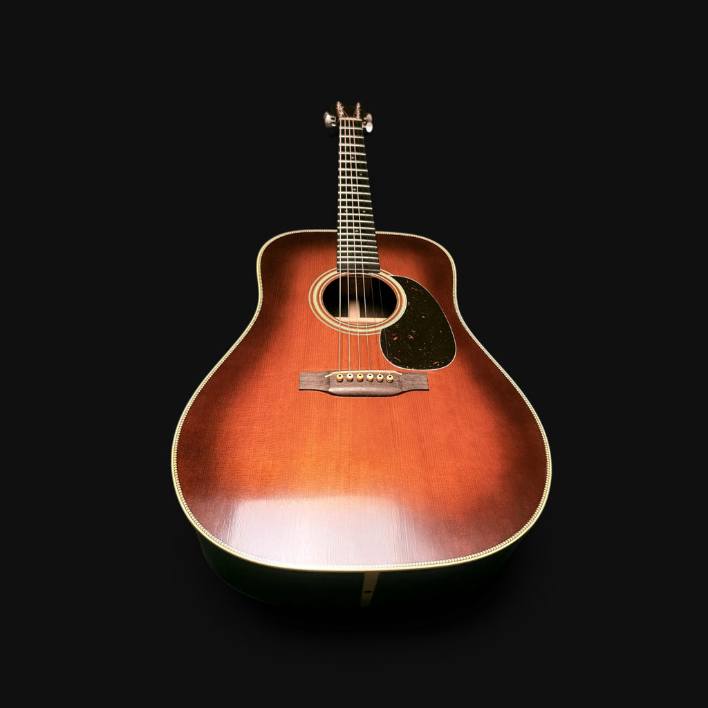 2022 Martin Custom Shop Expert D-28 Authentic 1937 • Ambertone Burst • Vintage Low Gloss • Stage 1 Aging • Hand Selected Musikhaus Hermann • 2,06kg
